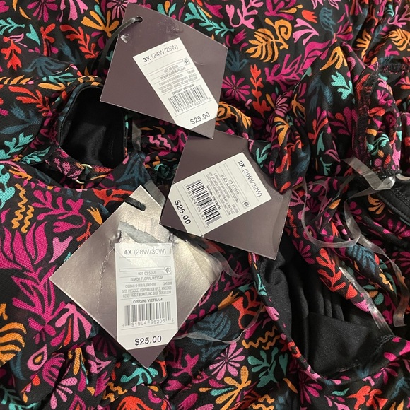 Ava & Viv Black Floral Dress - Picture 14 of 14